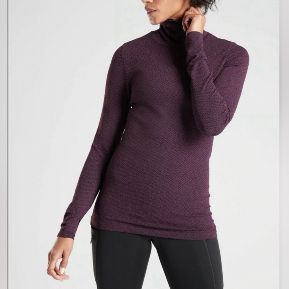 Athleta Long Sleeve Base Layer Top Size M
